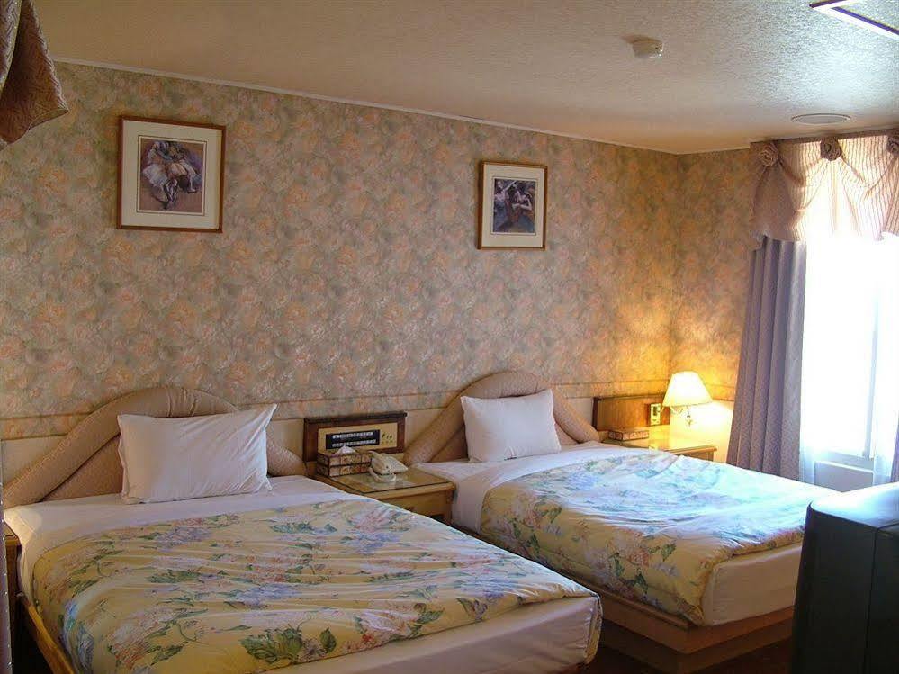 Hara Zuru Hotel Taoyuan Eksteriør bilde