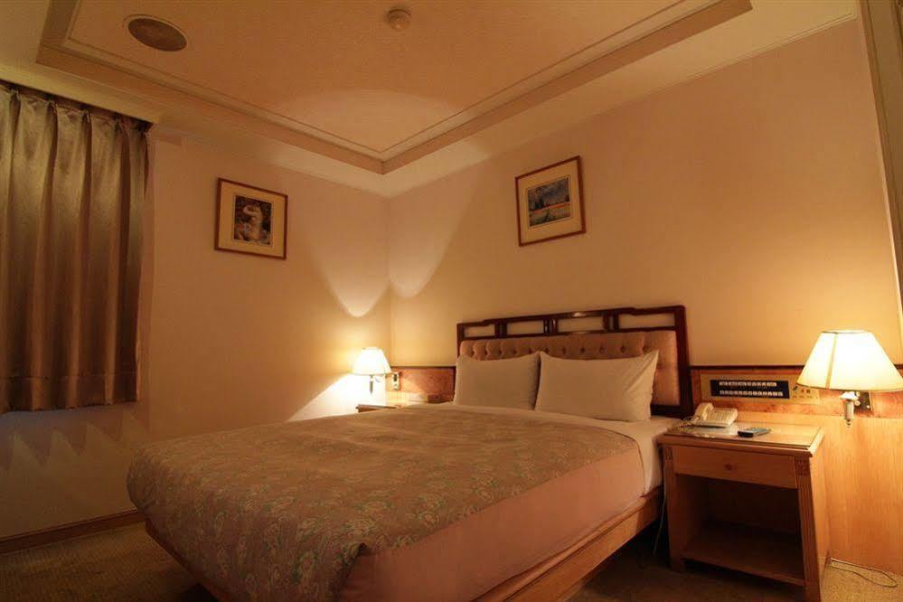 Hara Zuru Hotel Taoyuan Eksteriør bilde