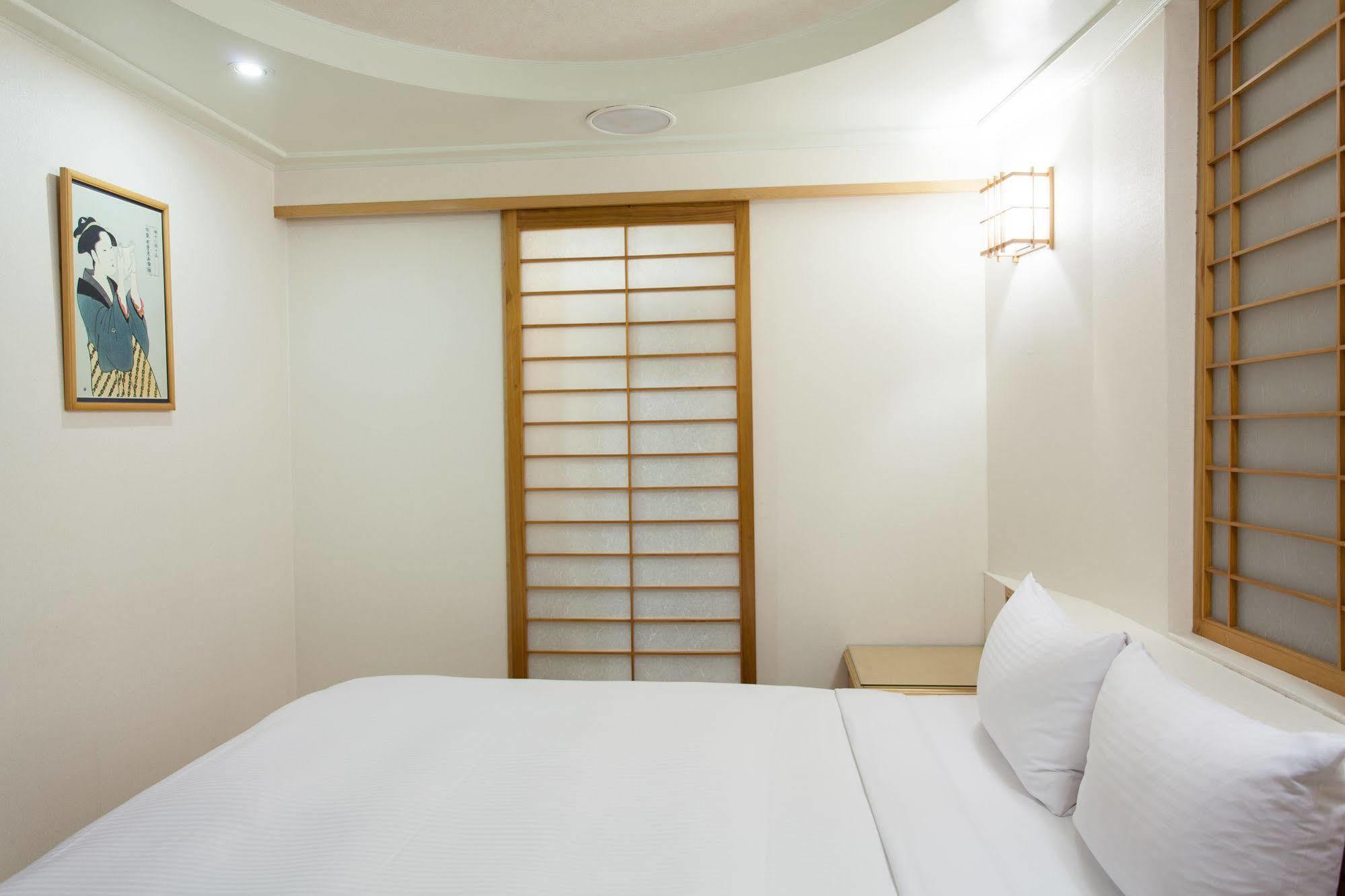 Hara Zuru Hotel Taoyuan Eksteriør bilde